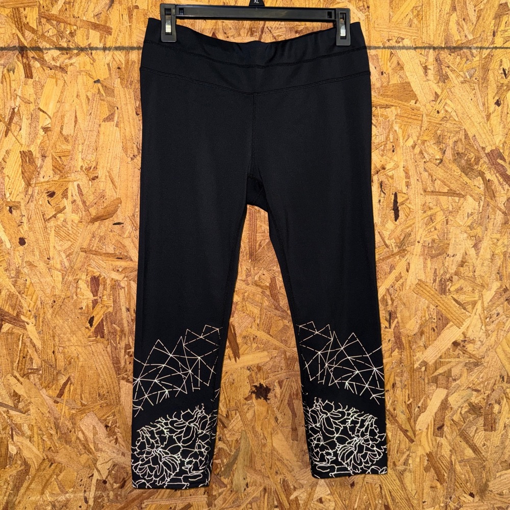 Athleta Black Floral Sonar Capri Leggings Workout Sporty Activewear‎ Athletic M